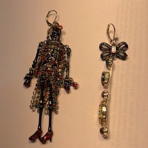 Betsey Johnson chandelier style 💀 skeleton earrings